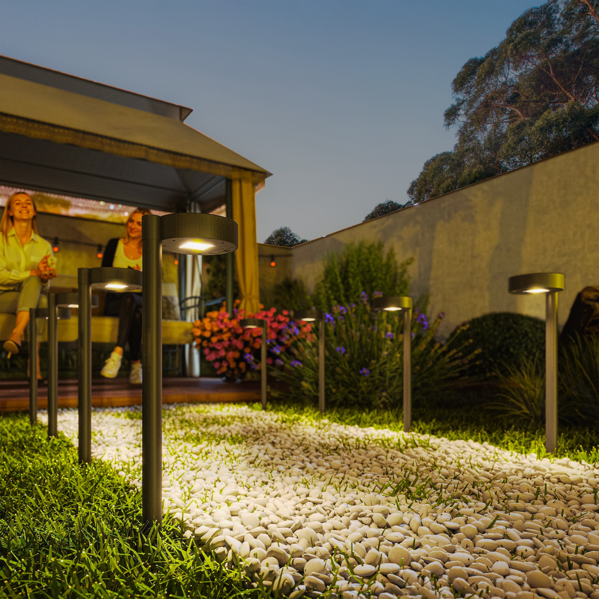 Outsunny Solar Stake Lights 8 Pack, IP44 Pathway Lighting, Auto On/Off LED